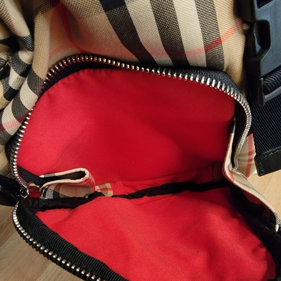 Burberry Archive beige Leo Sling Bag - Picture 11 of 16